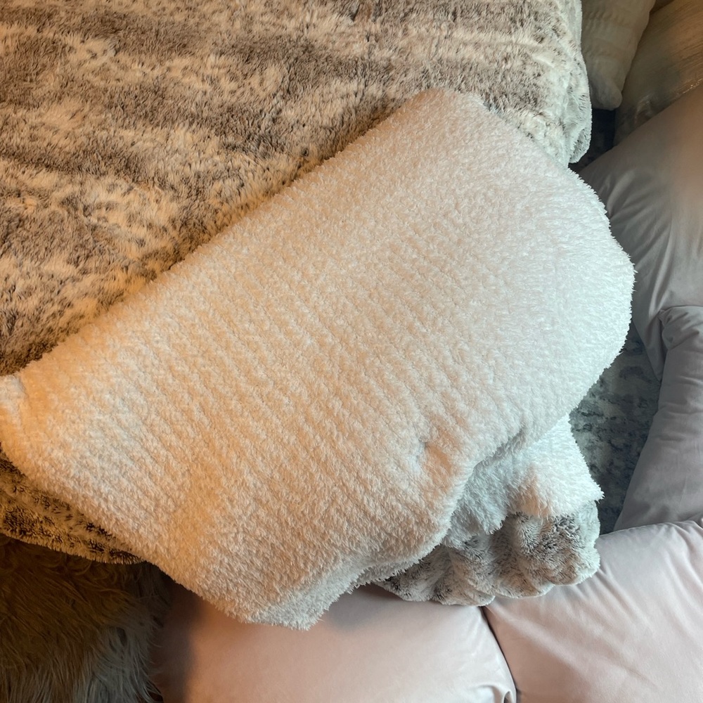 BareFoot Dreams CozyChic Rib Trim Throw